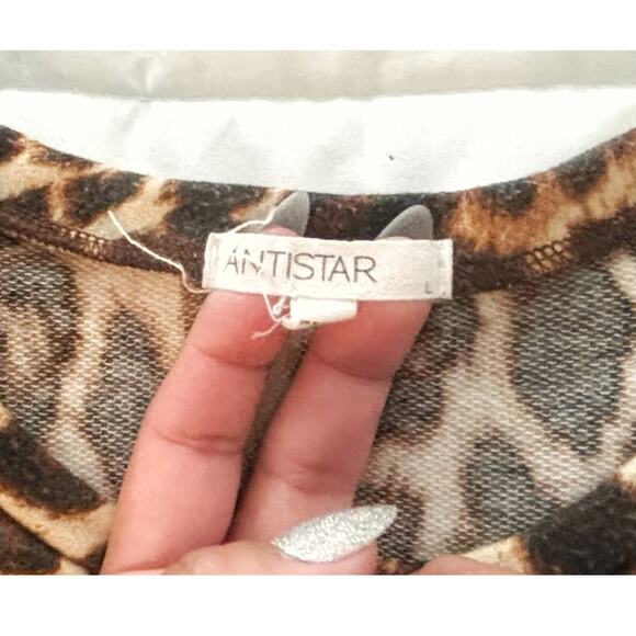 ANTISTAR Cheetah Print Long Sleeve Cropped Shirt Womens Size L - Picture 3 of 6